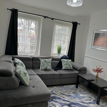 2 Bedroom Flat, 2 Minutes Walk To Bethnalgreen Station, Central London Exteriör bild