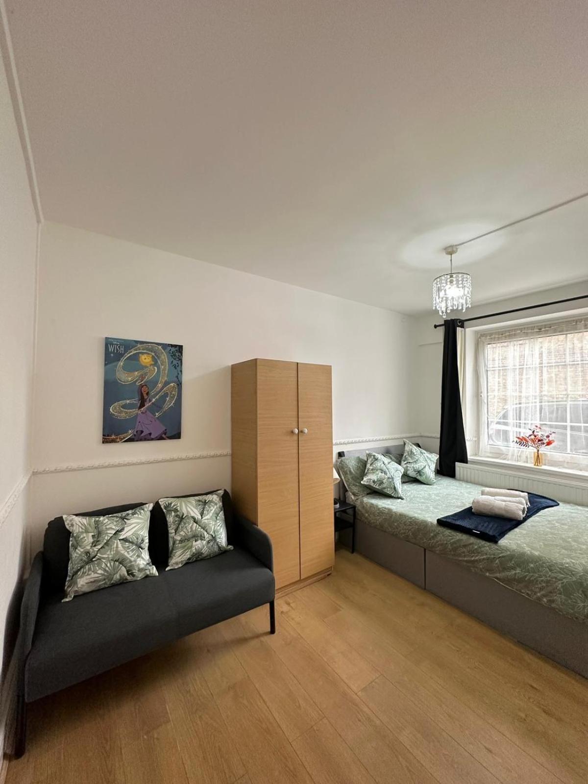 2 Bedroom Flat, 2 Minutes Walk To Bethnalgreen Station, Central London Exteriör bild