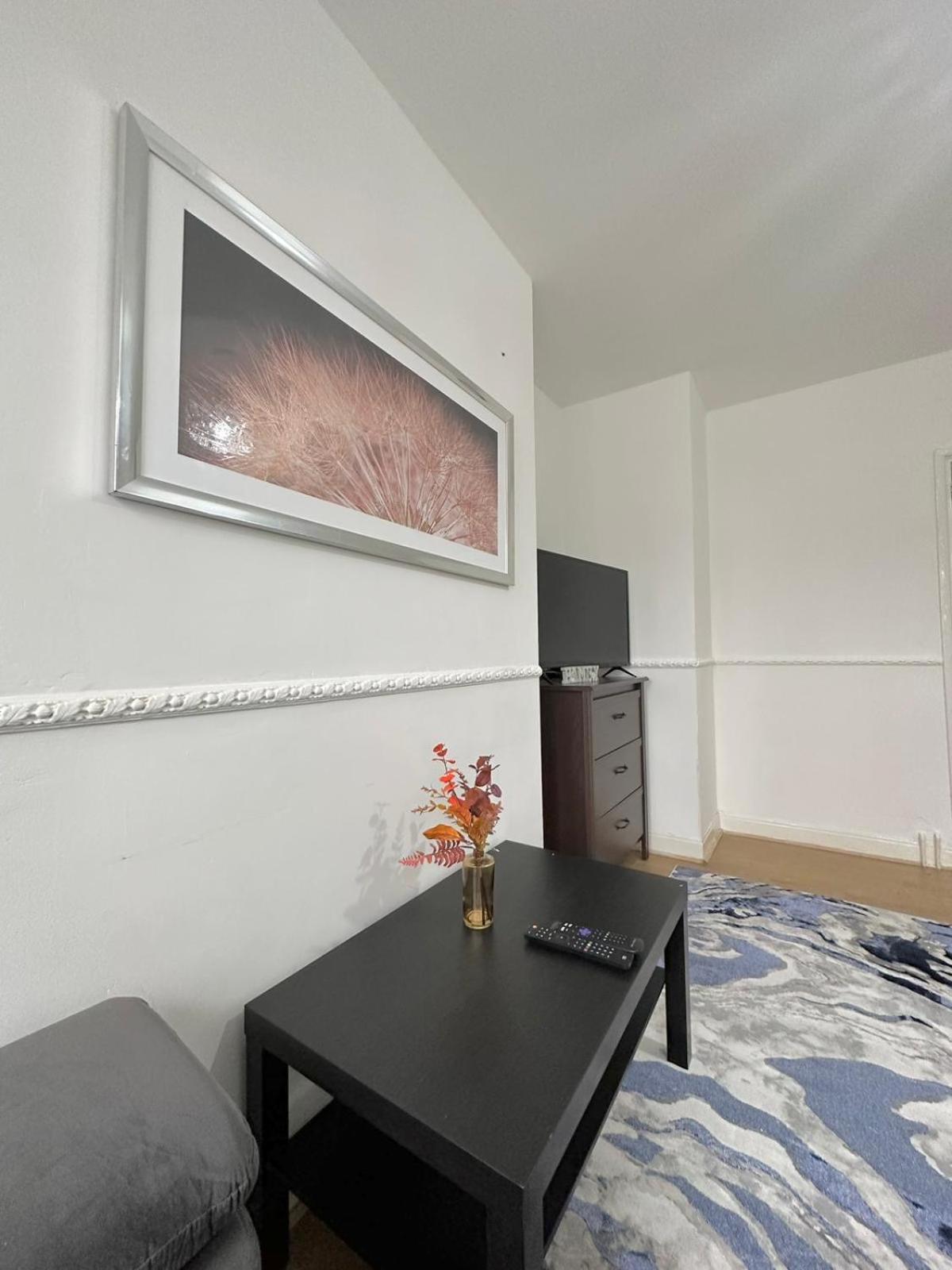 2 Bedroom Flat, 2 Minutes Walk To Bethnalgreen Station, Central London Exteriör bild