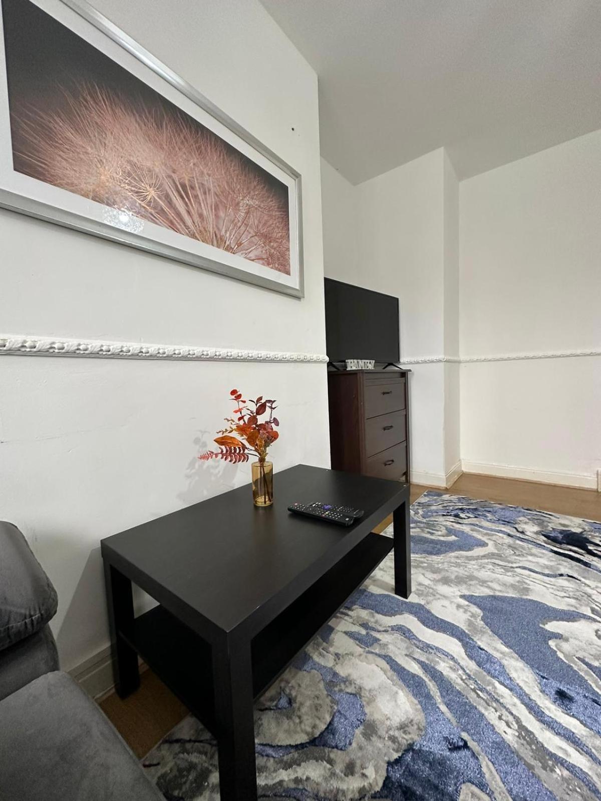 2 Bedroom Flat, 2 Minutes Walk To Bethnalgreen Station, Central London Exteriör bild