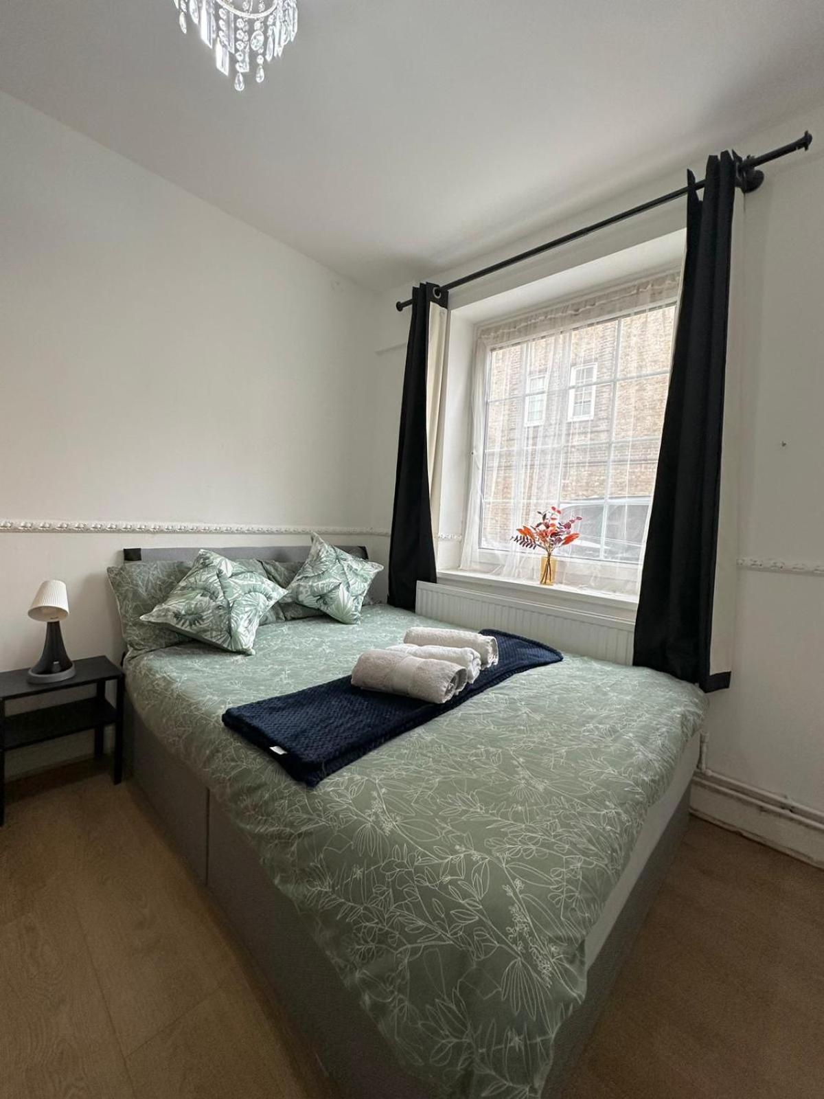 2 Bedroom Flat, 2 Minutes Walk To Bethnalgreen Station, Central London Exteriör bild