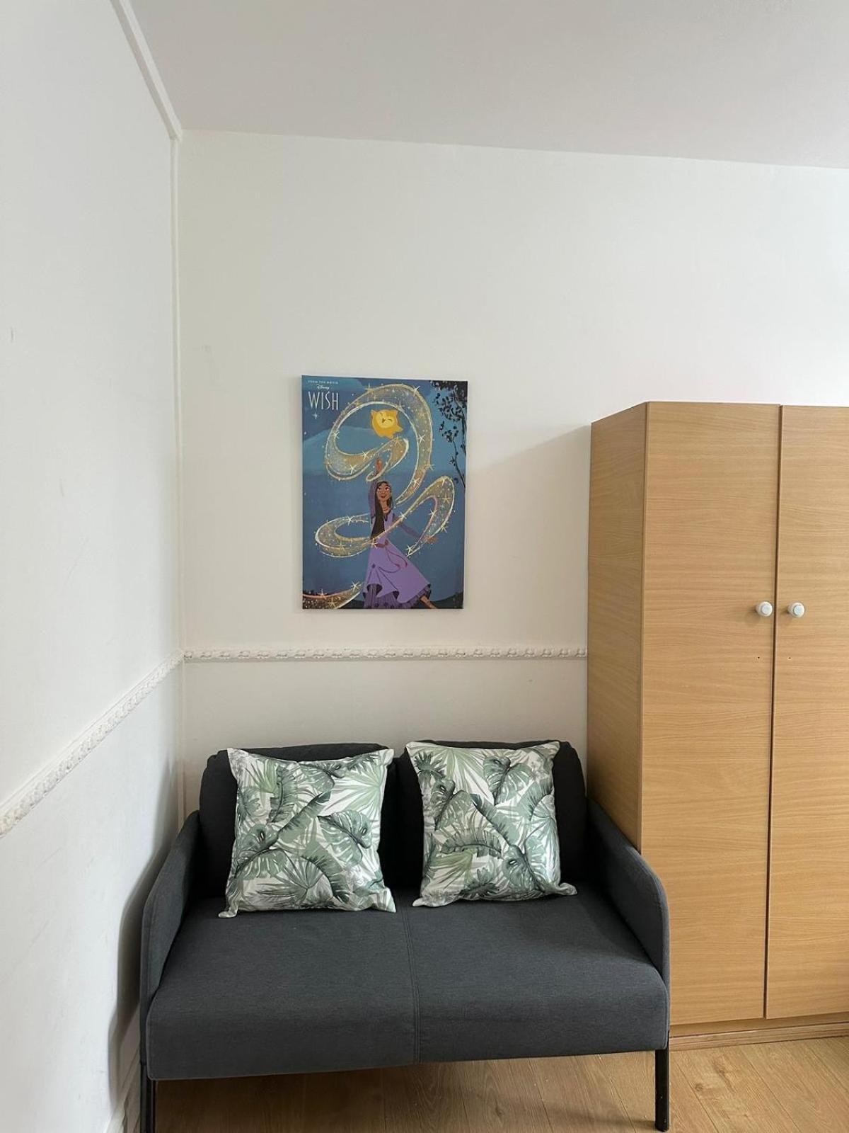 2 Bedroom Flat, 2 Minutes Walk To Bethnalgreen Station, Central London Exteriör bild